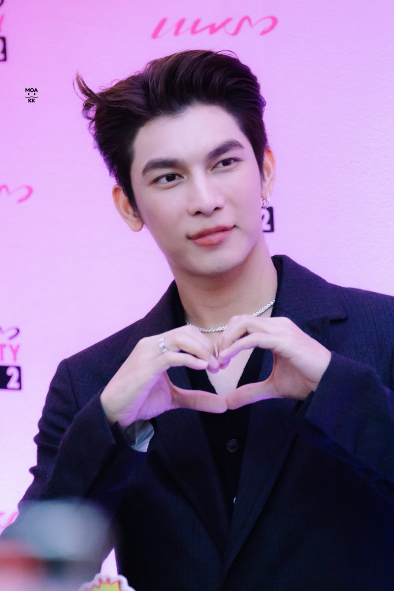 MOA_KK's tweet photo. เค้าหล่อมากจริงๆ หล่อเกินไป🥹🫶🏻

ALL FOR LOVE WITH MEW

#PraewCharity2022 
#ForeverLove 
#ForeverLove_MewSuppasit 
#MewSuppasit 
#มิวศุภศิษฏ์ 
@MSuppasit https://t.co/2G8VJWAqxW