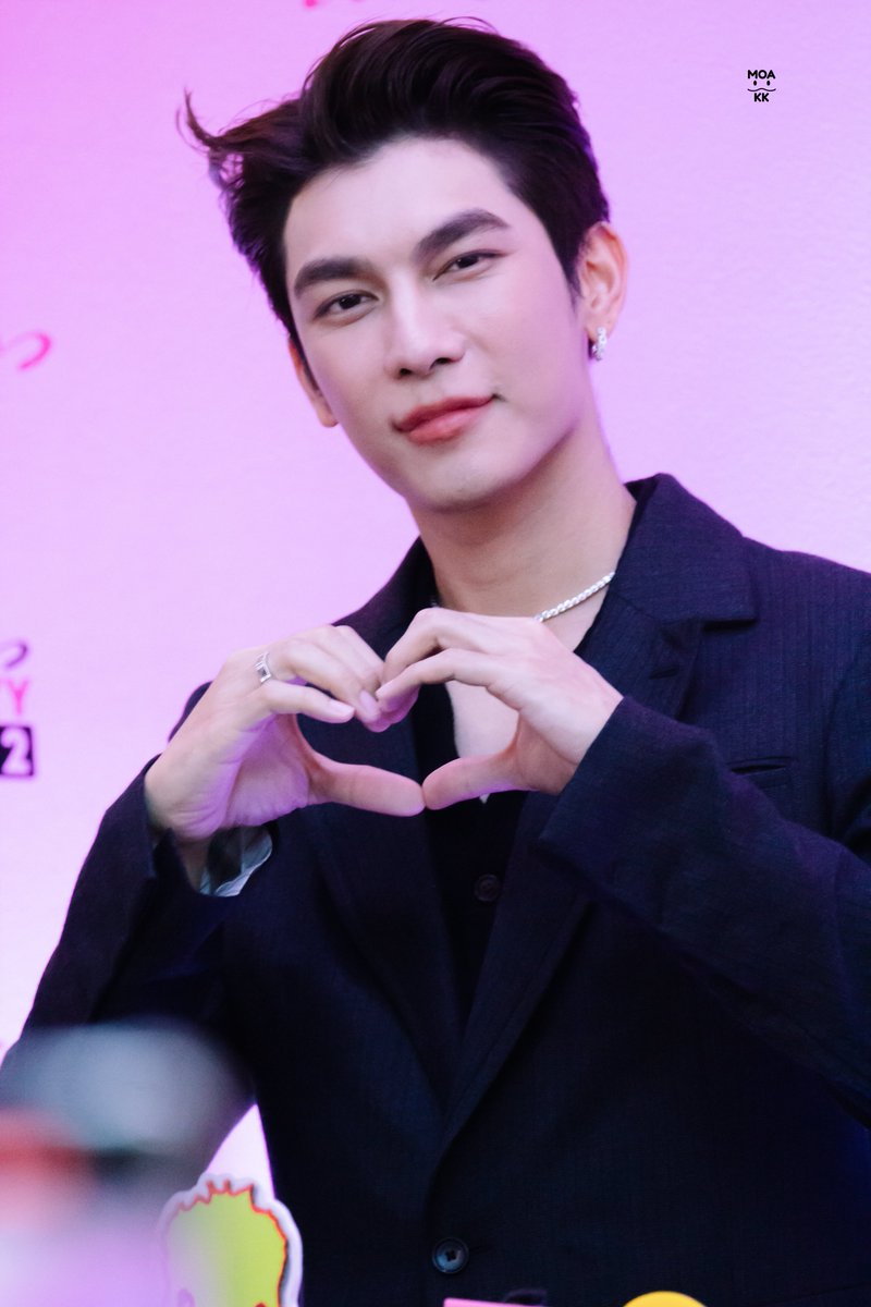 MOA_KK's tweet photo. เค้าหล่อมากจริงๆ หล่อเกินไป🥹🫶🏻

ALL FOR LOVE WITH MEW

#PraewCharity2022 
#ForeverLove 
#ForeverLove_MewSuppasit 
#MewSuppasit 
#มิวศุภศิษฏ์ 
@MSuppasit https://t.co/2G8VJWAqxW