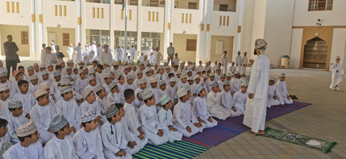 JunadaSchool's tweet photo. بعض التوجيهات والارشادات التوعوية والدينية المتعلقة بالمحافظة على الصلاة والتحلي بالخلق الحسن من قبل مدير المدرسة لأبنائه الطلبة. https://t.co/wUsPlKqxwQ