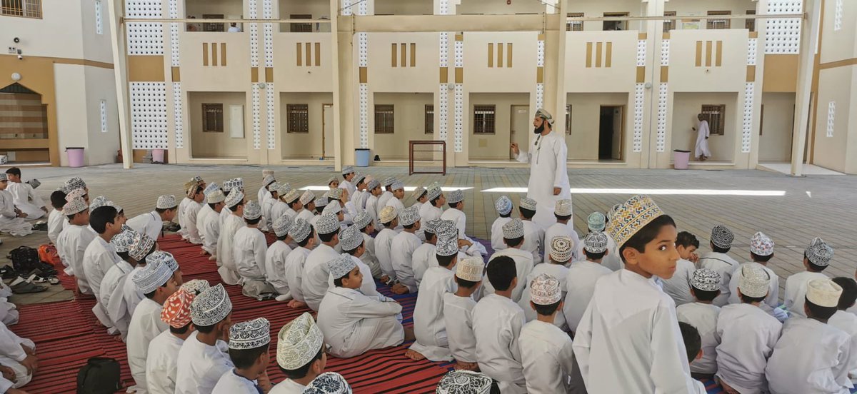 JunadaSchool's tweet photo. بعض التوجيهات والارشادات التوعوية والدينية المتعلقة بالمحافظة على الصلاة والتحلي بالخلق الحسن من قبل مدير المدرسة لأبنائه الطلبة. https://t.co/wUsPlKqxwQ