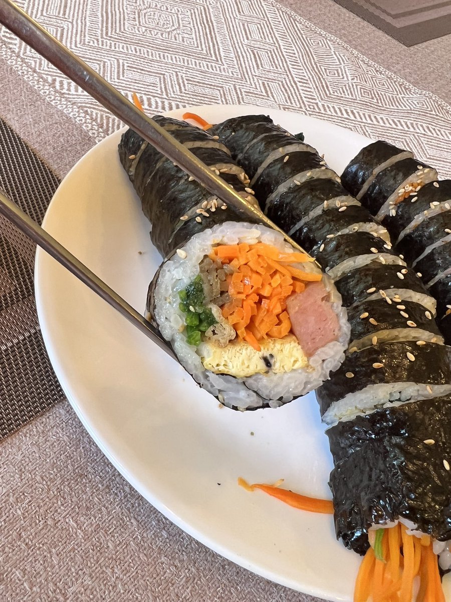 Sphallolala's tweet photo. My wonderful mother in law taught me how to make gimbap yesterday. It was so yummy https://t.co/5Ma7293RqB