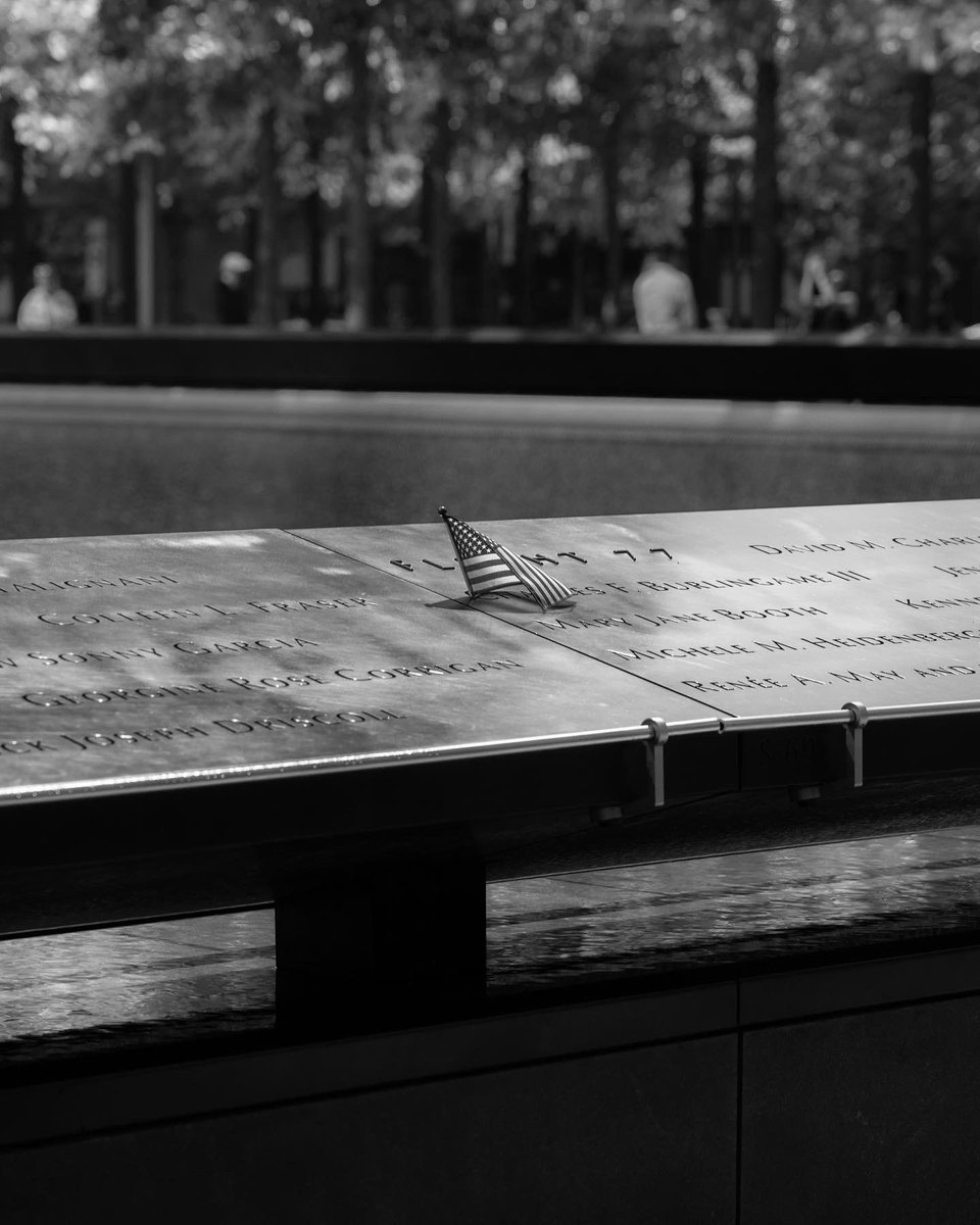 LamarBSM's tweet photo. May we never forget the attacks of September 11, 2001. Take a few moments to reflect and honor those who lost their lives. Pray for those family members today. https://t.co/Q9kKLSSxdp