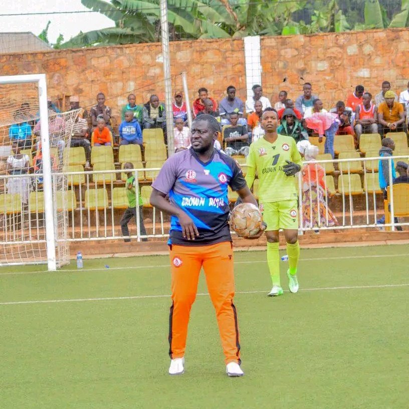 MagazineJimbere's tweet photo. 🔴⚽ #PrimusLigue: vice-champion l'année passée, #AthleticoNewOil a essuyé sa 4ème défaite en 5 matchs ce 10/09/2022 face à #BujaCity (0-2)
🔹Une situation qui s'expliquerait par la valse des entraîneurs sur son banc: 4 dans les 10 derniers mois https://t.co/caWip6MXpl
#Burundi https://t.co/cbFkpfezzX