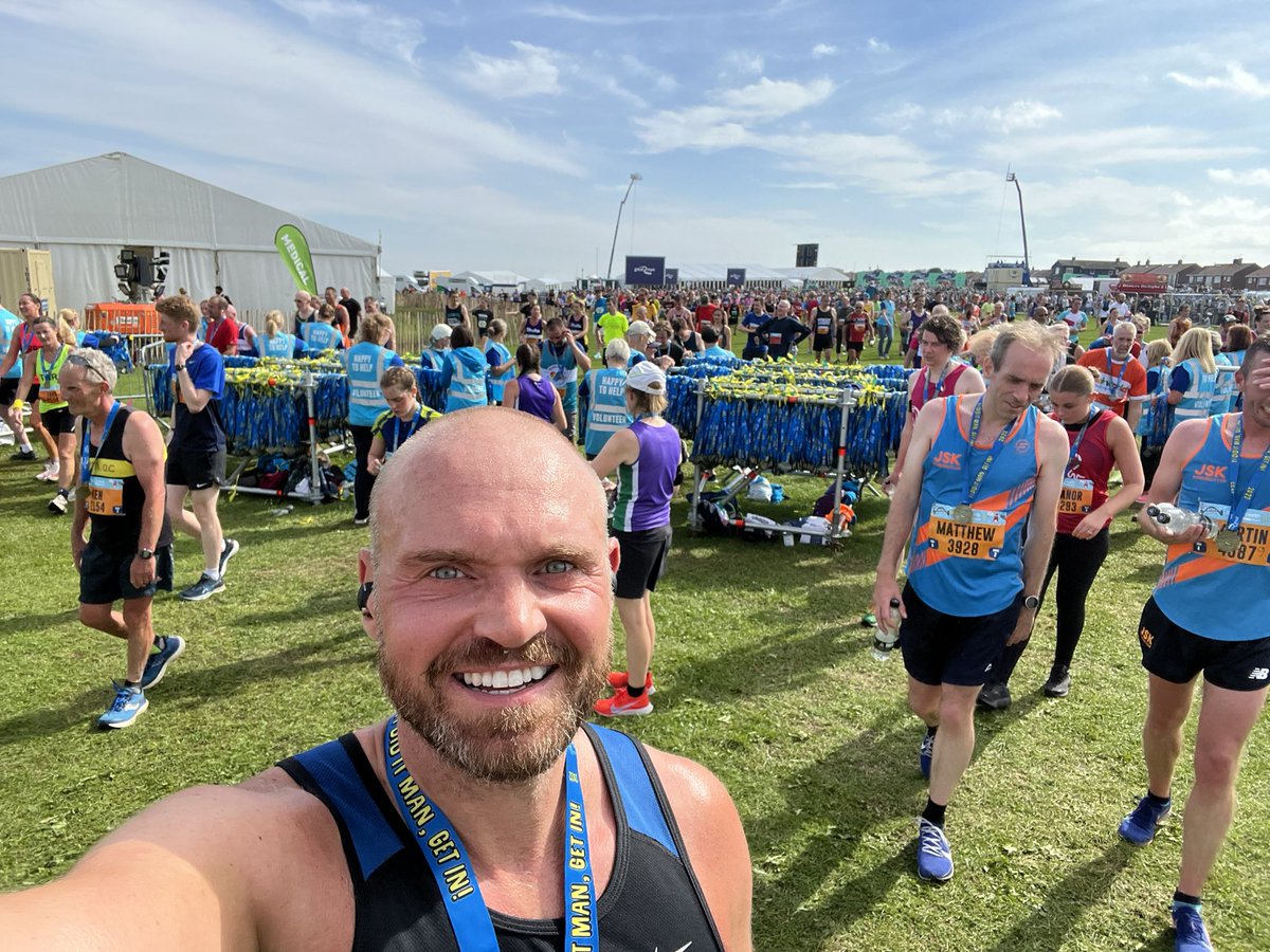 paulbe11's tweet photo. Great day for the #GreatNorthRun My legs, particularly my knees, may disagree! https://t.co/be0tV0RwxS