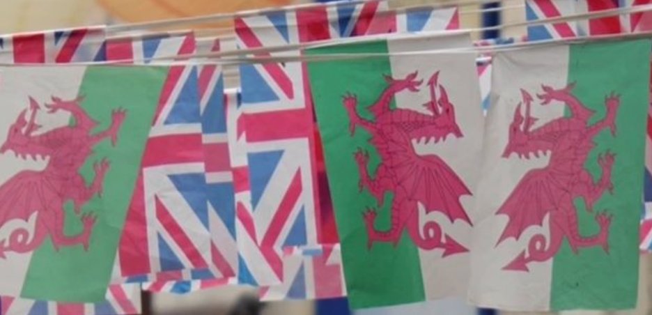 lucycjturner1's tweet photo. #Cymraeg yn gyntaf yn y Datganiad Brenhinol #Welsh language leads #RoyalProclamation - first time in history. Language of the #people, language of power. *AND read by a woman first #cymruambyth #crushingit https://t.co/4I4IKMDxbq