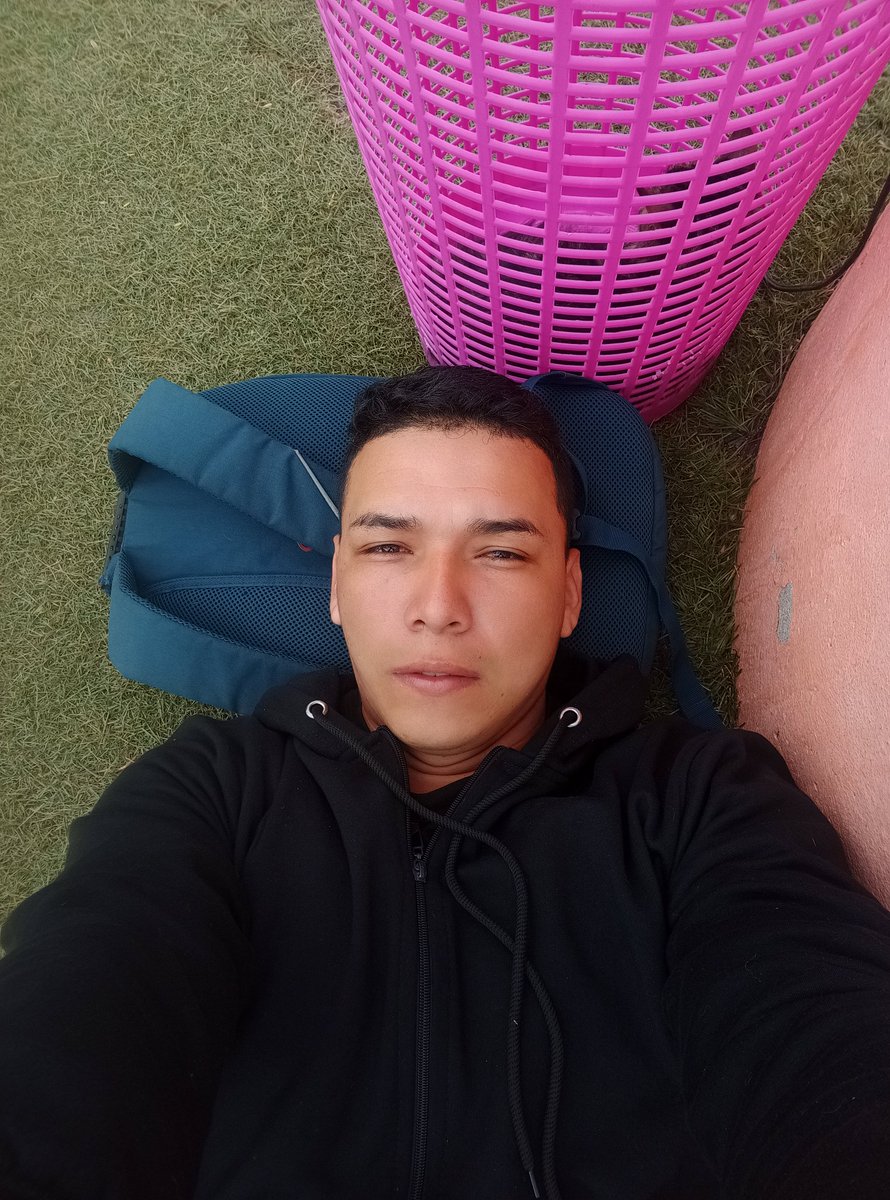 fernando_ag28's tweet photo. 💆 https://t.co/8eTi1y0ImY