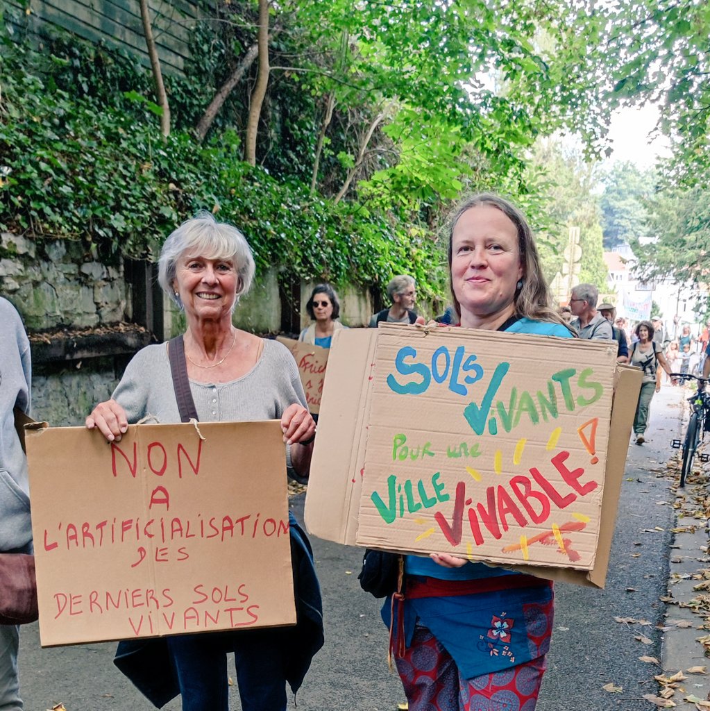 Préservons le couloir écologique Tenreuken et limitons les activités sur l’hippodrome à celles strictement attendues pour une porte d’entrée de la Forêt de Soignes, accessible en mobilité douce, sans réduction de la surface forestière 🌳 #savetenreuken 

<a href="/rudivervoort/">Rudi Vervoort</a>