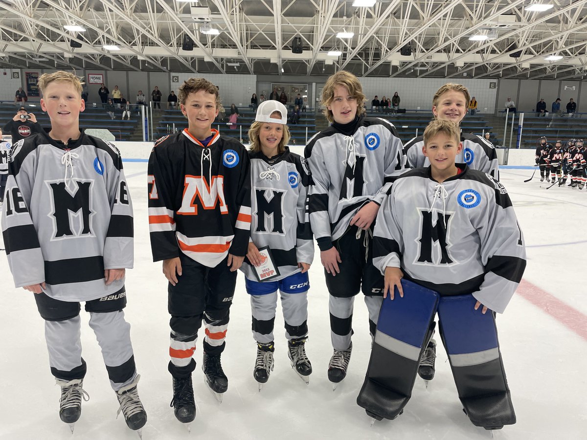 YouthHockeyHub's tweet photo. Peewee Challenge 
Boys Minor All-Tournament Team 

G - Arend Vanwyngeeren (MPLS) 
D - Cole Rogowski (MPLS)
D - Luca Maciej (MPLS)
F - Mason Schemenauer (MHD)
F - Dylan Dingman (MPLS) 
F - Leyton Dewing (MPLS) (MVP)

#2022PWC https://t.co/WaSWja0gDP