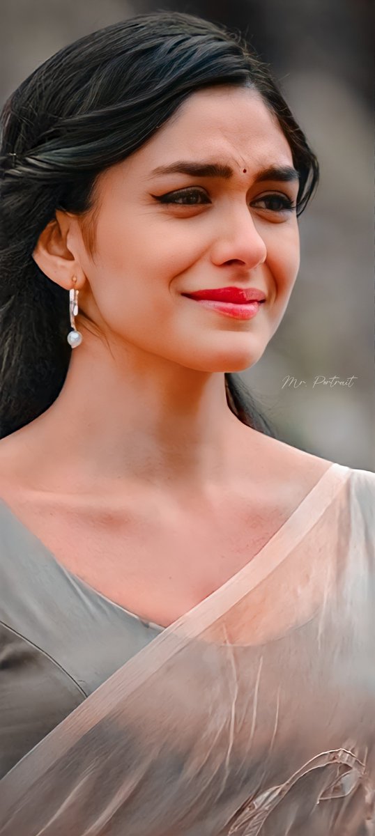 MrPortrait22's tweet photo. Inside and out I’ve never seen a woman so beautiful. 
Sita ❤️ ❤️
#SitaRamam  #MrunalThakur https://t.co/GEg5ulWlqv