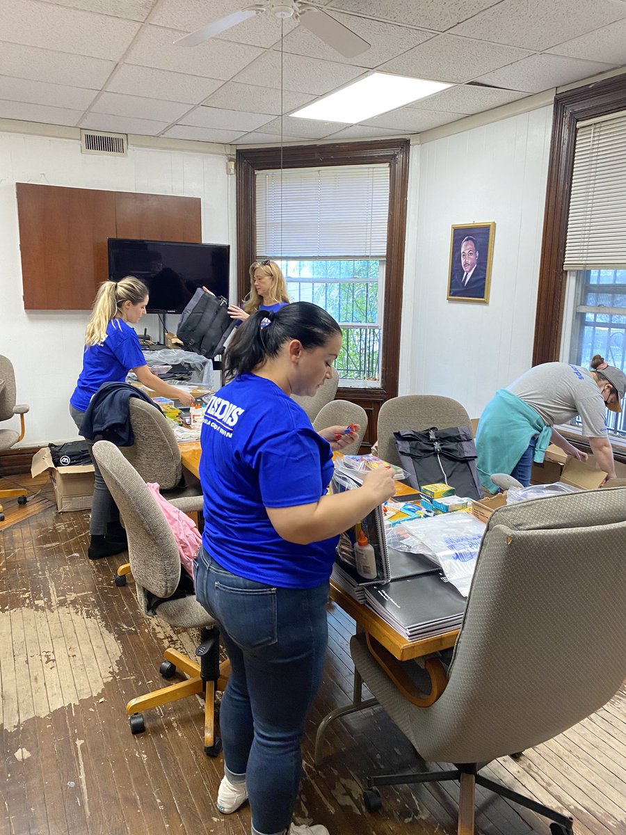 stpaulscdcnj's tweet photo. Thank you @UWPassaic & @VisionsFCU for your support for #Paterson youth! In honor of 9/11 Day of Service, volunteers filled backpacks with school supplies for distribution to students. We are grateful to all those who have chosen to serve others on this day. #SPCDC #911Day https://t.co/qlUqEPPFVm