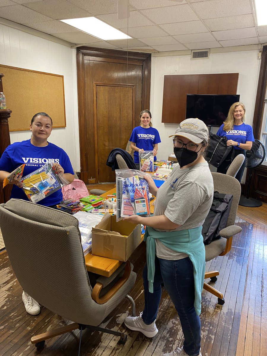 stpaulscdcnj's tweet photo. Thank you @UWPassaic & @VisionsFCU for your support for #Paterson youth! In honor of 9/11 Day of Service, volunteers filled backpacks with school supplies for distribution to students. We are grateful to all those who have chosen to serve others on this day. #SPCDC #911Day https://t.co/qlUqEPPFVm