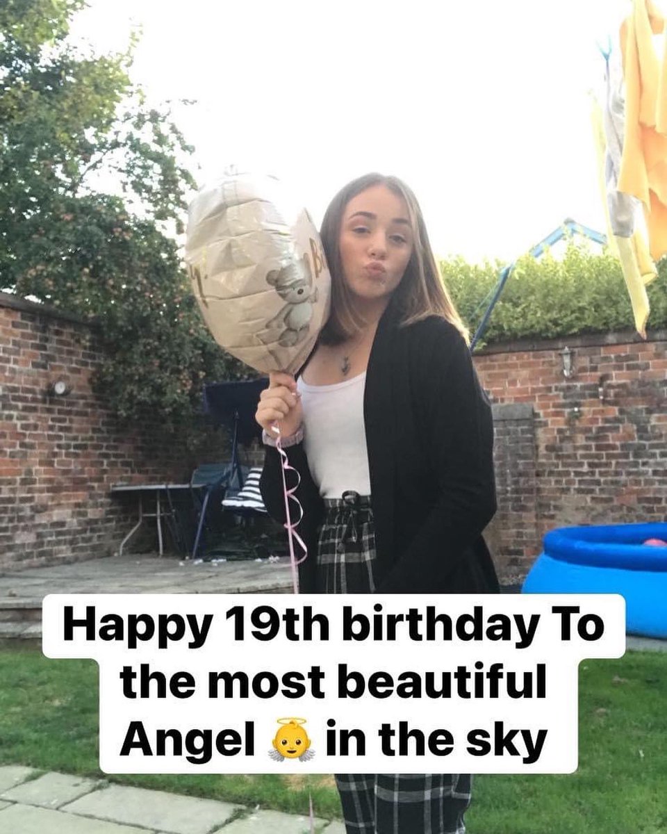 What would you have asked for today ? 🎁
What would you of been doing ? 💃
Would you be hungover 🤢and eating leftover kebab from your bday night..
HAPPPPPPPY HEAVENLY 19th BIRTHDAY 
Baby Girl 💙 what ever your doing up there today Chelsea I hope you have a lovely day 👼🕊💙