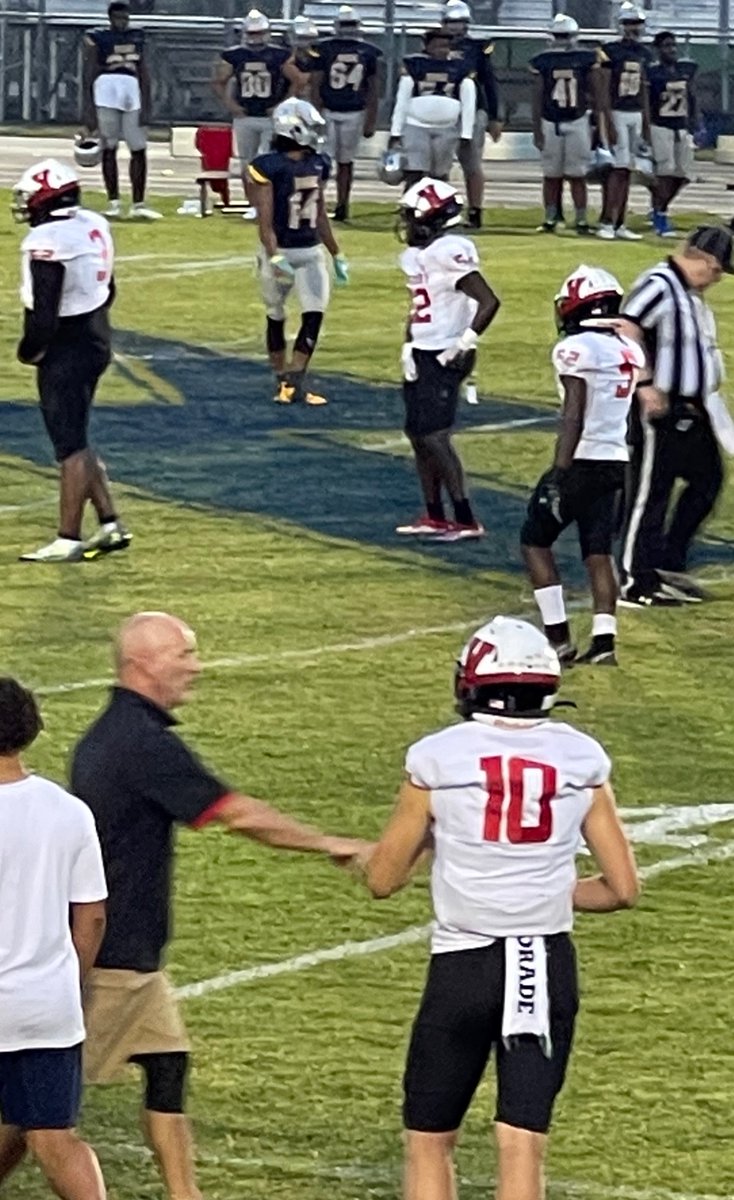 AdrianSmithJr3's tweet photo. Junior season…getting better every Friday …. https://t.co/1UZTaXGhgy