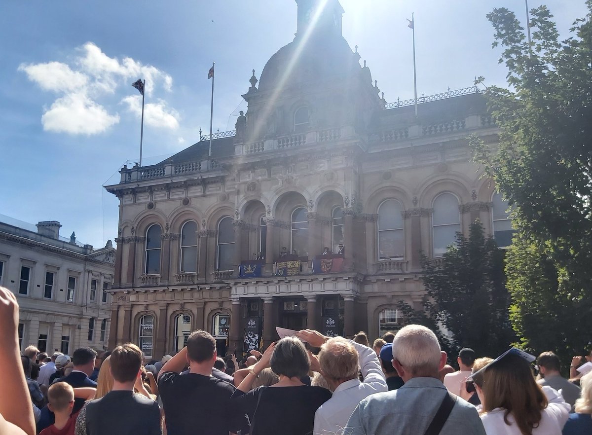 melctweeter's tweet photo. Well done to all involved in the Proclamation of the Accession of the King at Ipswich Cornhill today.  I'm so pleased that I was there
#Ipswich #ProclamationCeremony https://t.co/NvhsaiUAm9