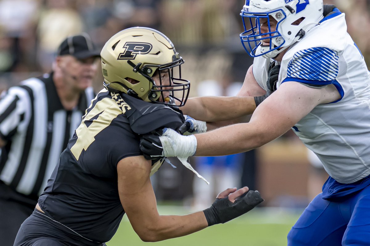 KrockPhoto's tweet photo. 3 WL Football alumni played in yesterday’s Purdue Football vs ISU game - Yanni Karlaftis, Mo Omonode, and Caleb Krockover 

@therealYK_14 @moomonode50 @Caleb_Krockover @WLfootballRDP @BoilerFootball https://t.co/EEH8QaEM5I