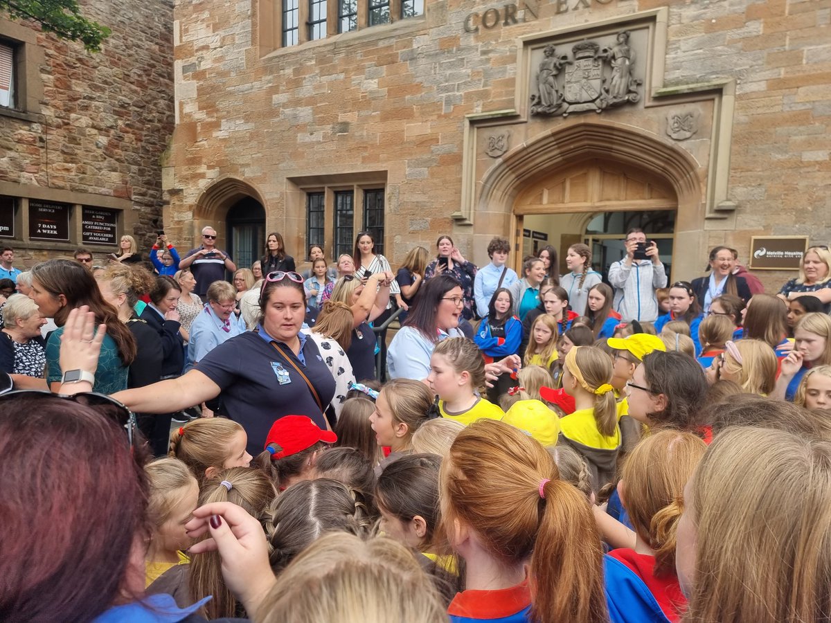 Taking part in the proclamation of King Charles in Dalkeith earlier this afternoon. Great see so many members of Girlguiding Scotland 
<a href="/GGMidlothian/">GGMidlothian</a> <a href="/GirlguidingScot/">Girlguiding Scotland</a>