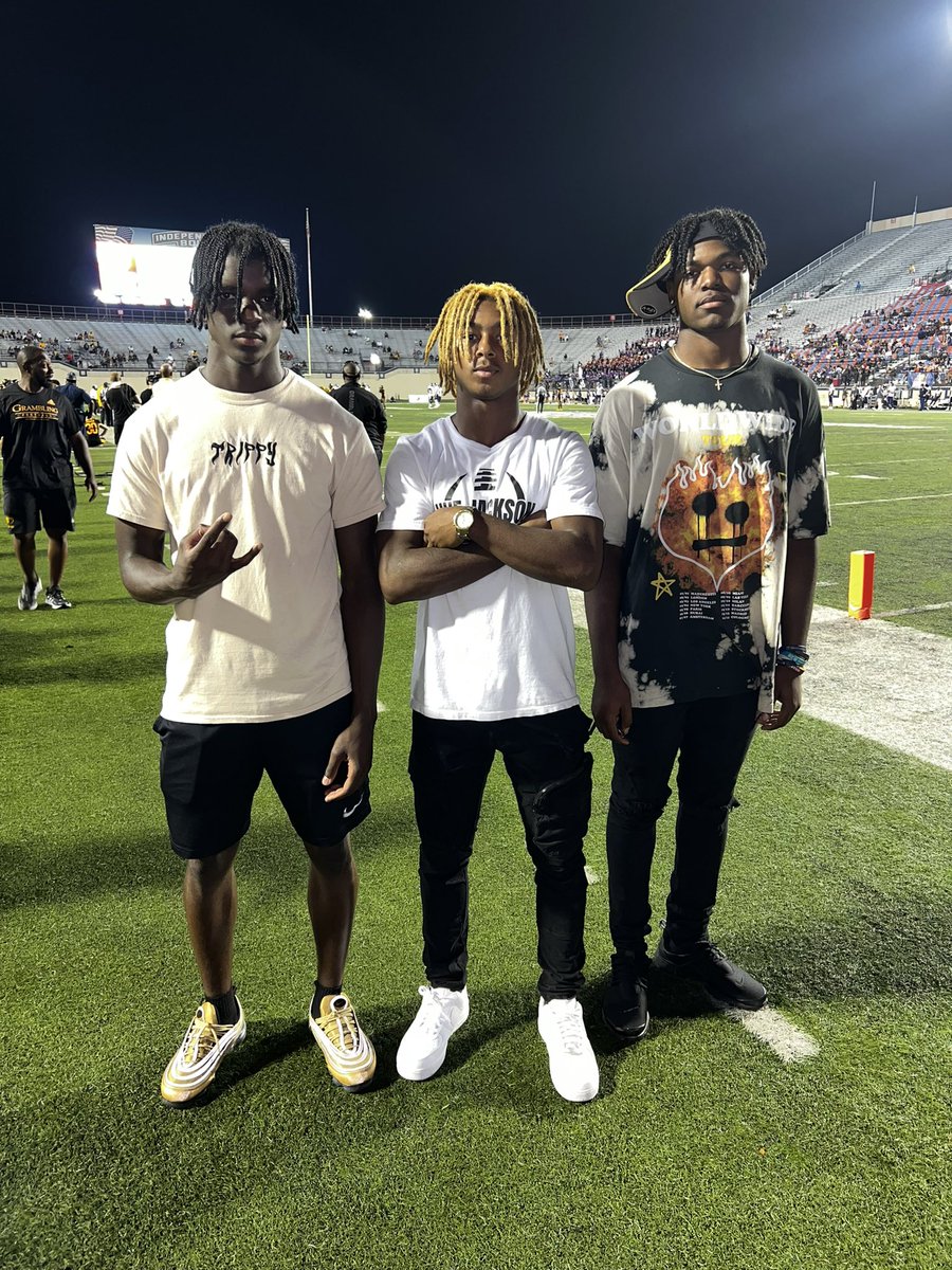 Had a great night watching the G-Men play with my guys <a href="/jmcwain4_/">Jordan “Jmac” McWain</a>  @LoganMalone_ last night. Thank you <a href="/johnsimon31/">John Ray Simon Jr. M.Ed</a> <a href="/GSUFootball01/">Grambling State Football 🐯</a> for the game invite🖤💛!