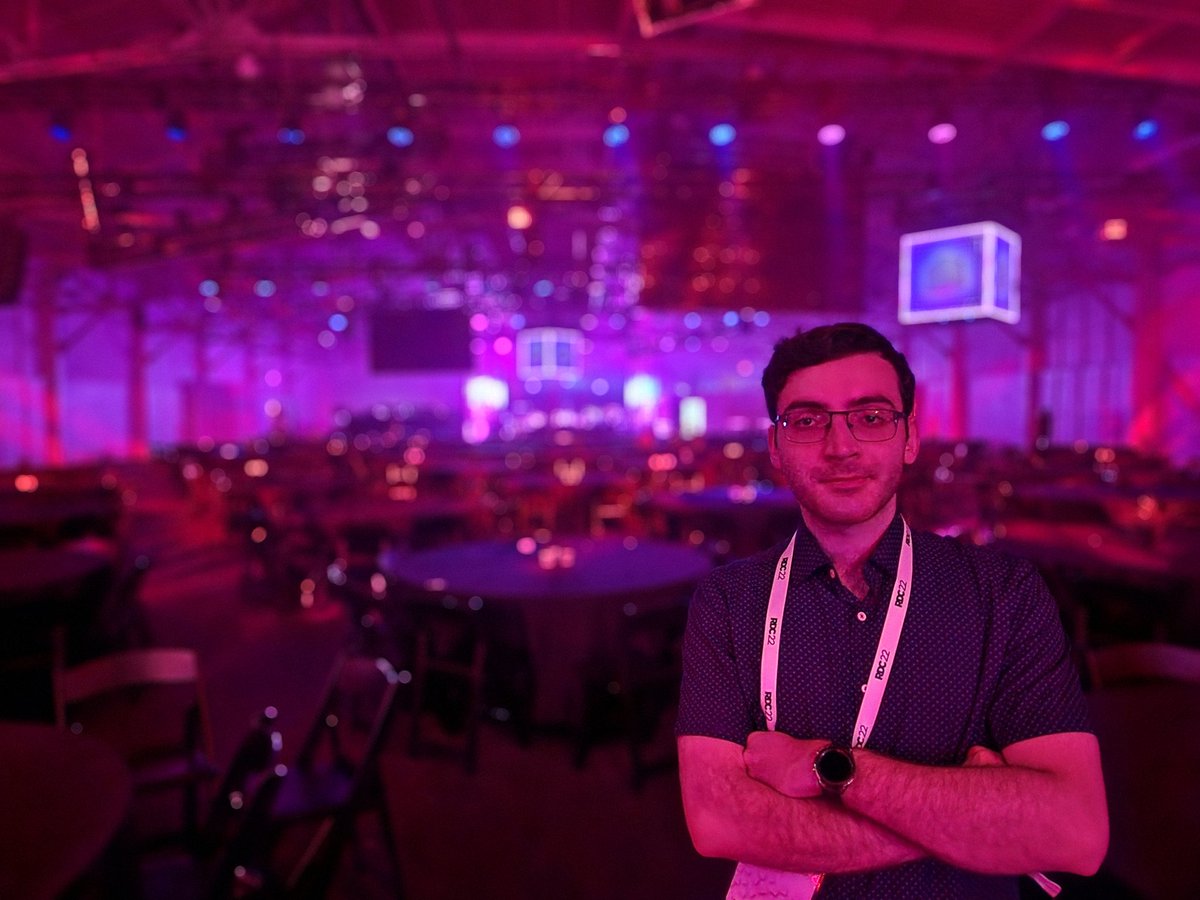 EiadRBX's tweet photo. #RDC22 was awesome, had the chance to meet alot of friends.
It was so fun!!! #Roblox https://t.co/kSrfft5cQS