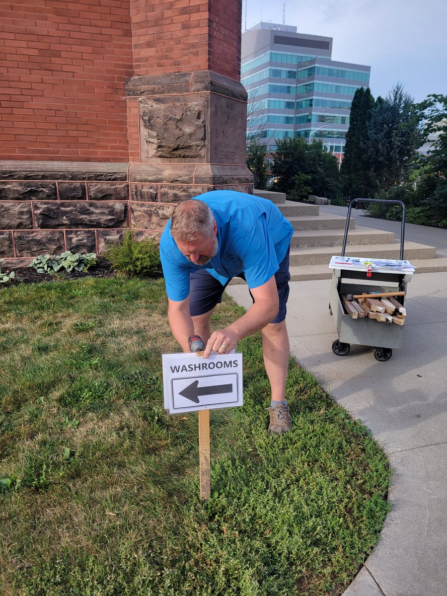 NadaOffak's tweet photo. Prep is underway @TinyHomeTakeout for their #HungerNoMore fundraiser today! See you there... 1-4pm! #GrabABite #GiveIfYouCan 🙏❤️☀️ https://t.co/LUtpMtP33d