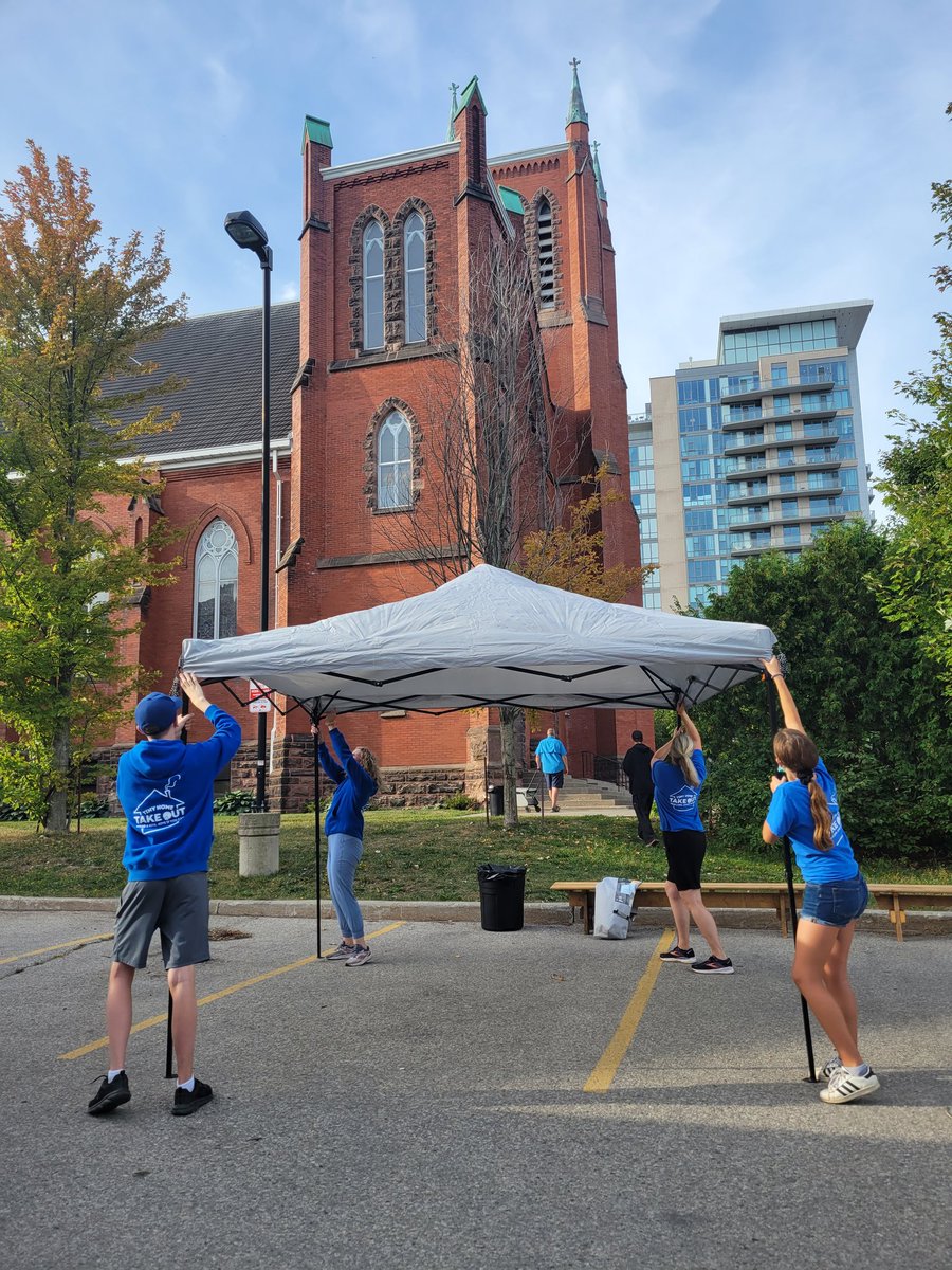 NadaOffak's tweet photo. Prep is underway @TinyHomeTakeout for their #HungerNoMore fundraiser today! See you there... 1-4pm! #GrabABite #GiveIfYouCan 🙏❤️☀️ https://t.co/LUtpMtP33d
