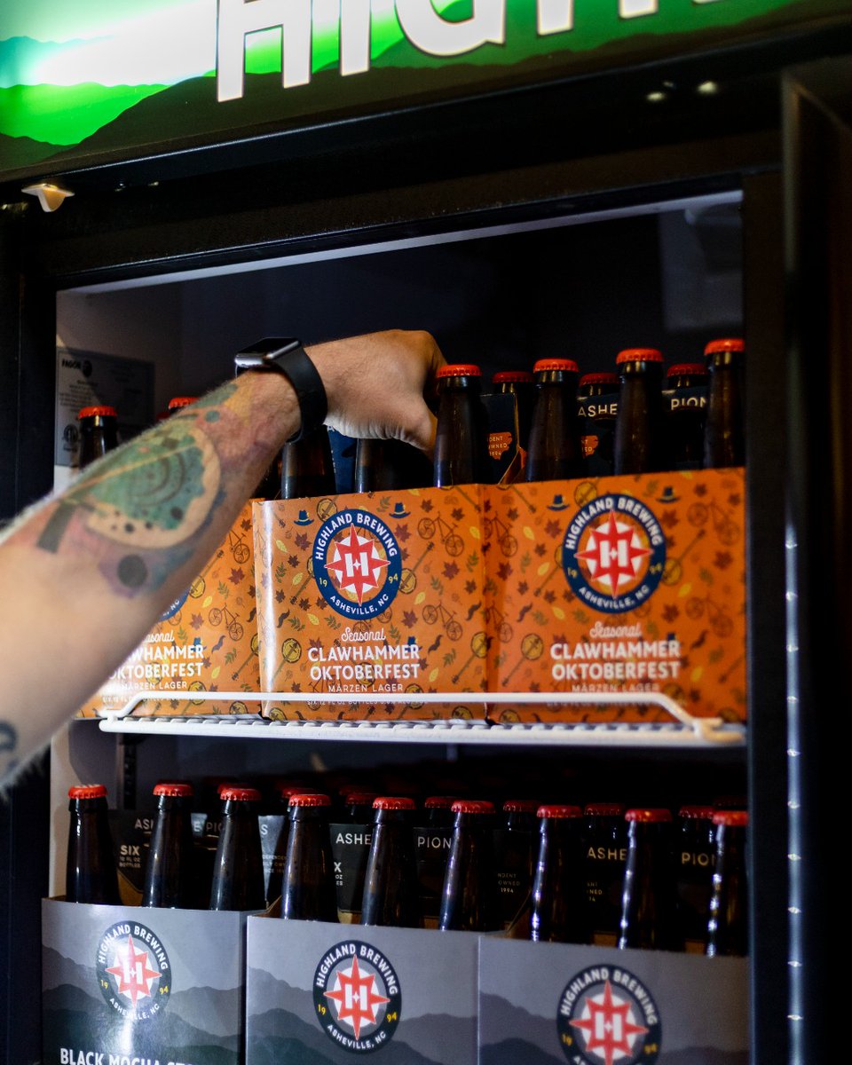 Swing by the downtown taproom for a taste of Fall with a pint or 6-pack of our Seasonal Clawhammer Oktoberfest!