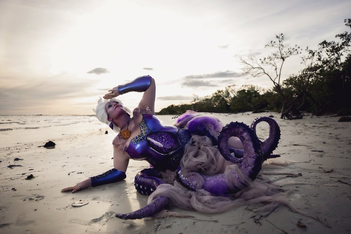Avera Cosplay tweet media