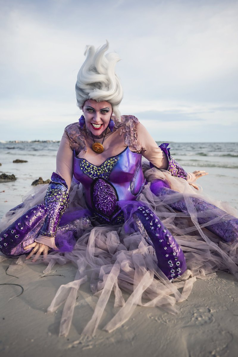 Avera Cosplay tweet media
