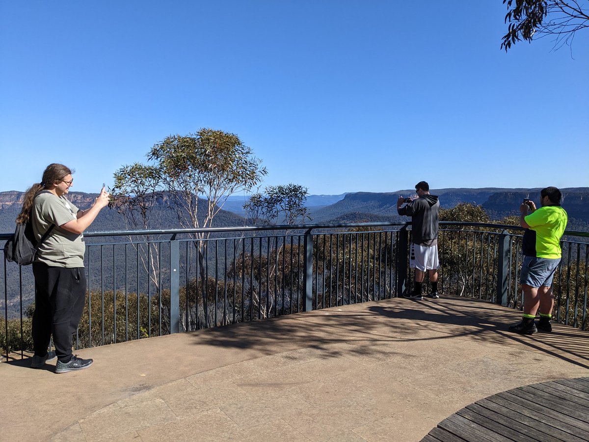 Elysiandelf tweet media