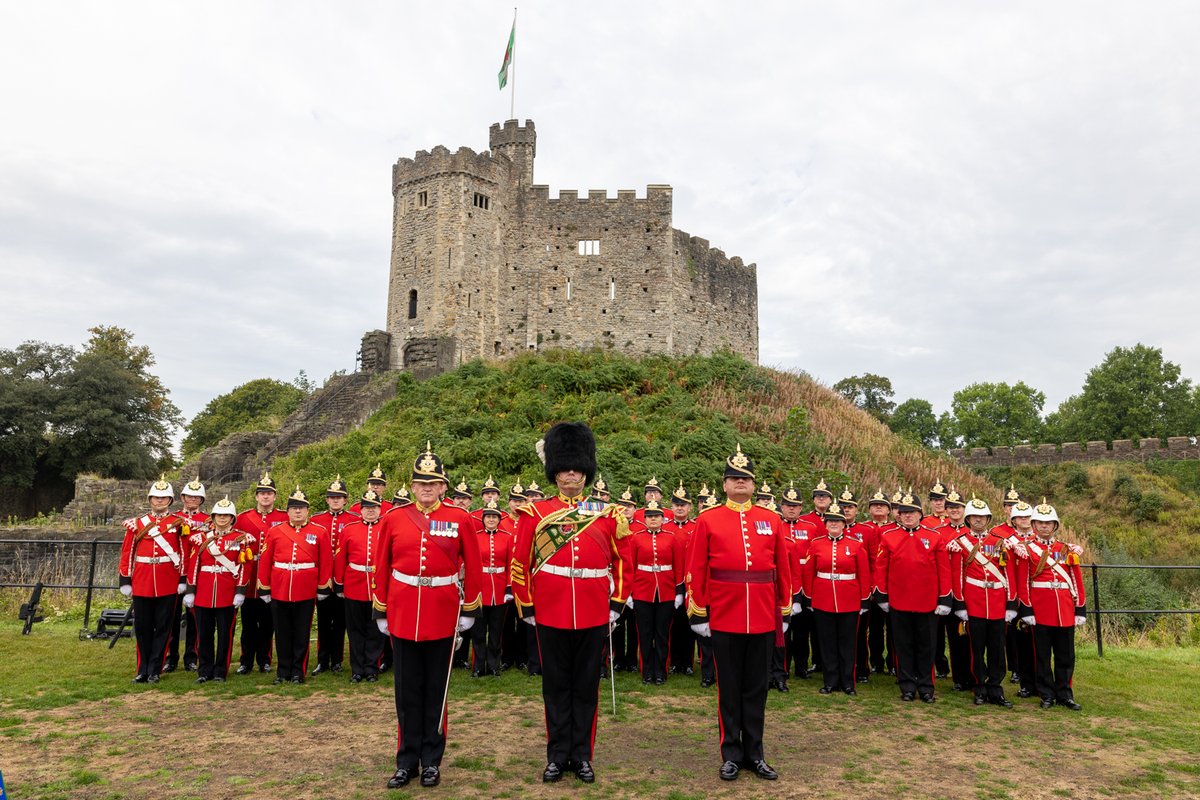 DefenceHQ's tweet photo. The UK Armed Forces have supported the proclamations of His Majesty The King in Scotland, Cardiff and Belfast today. 🇬🇧

The Armed Forces are proud of their service to the monarch and their involvement in this momentous occasion in British history. https://t.co/jPLvHAZ7Fz