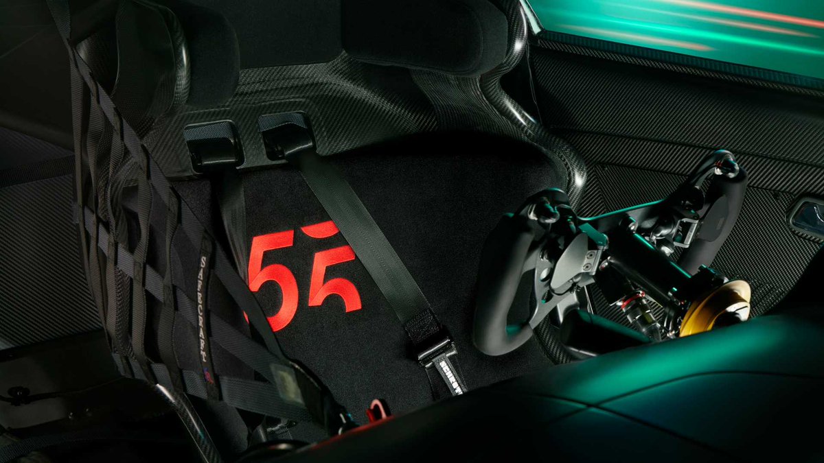 rrarabia's tweet photo. وعلى ما هو عل��ه حال الإصدارات الخاصة من مرسيدس، فإن الوصول إلى سيارة من إصدار GT3 Edition 55 لن يكون سهلاً
#MercedesAMG #AMG #55YearsOfAMG
@amgmotorsport https://t.co/0irtlKgE91