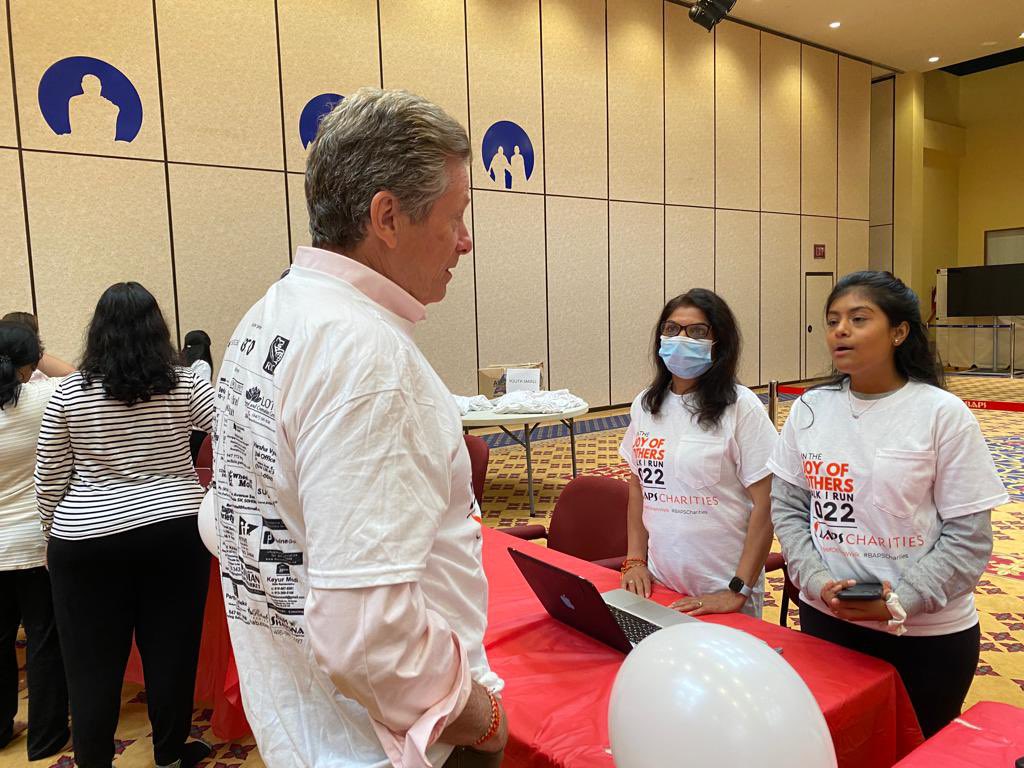 JohnTory's tweet photo. This morning, I participated in the @bapscharities Run and Walk to raise funds and awareness for several charities, including:
βοΈ@OslerFoundation
βοΈ@SHNFoundation
βοΈ@CNIB
Proud to join Torontonians in recognizing the valued work of these organizations. https://t.co/FmG2khoQ2B