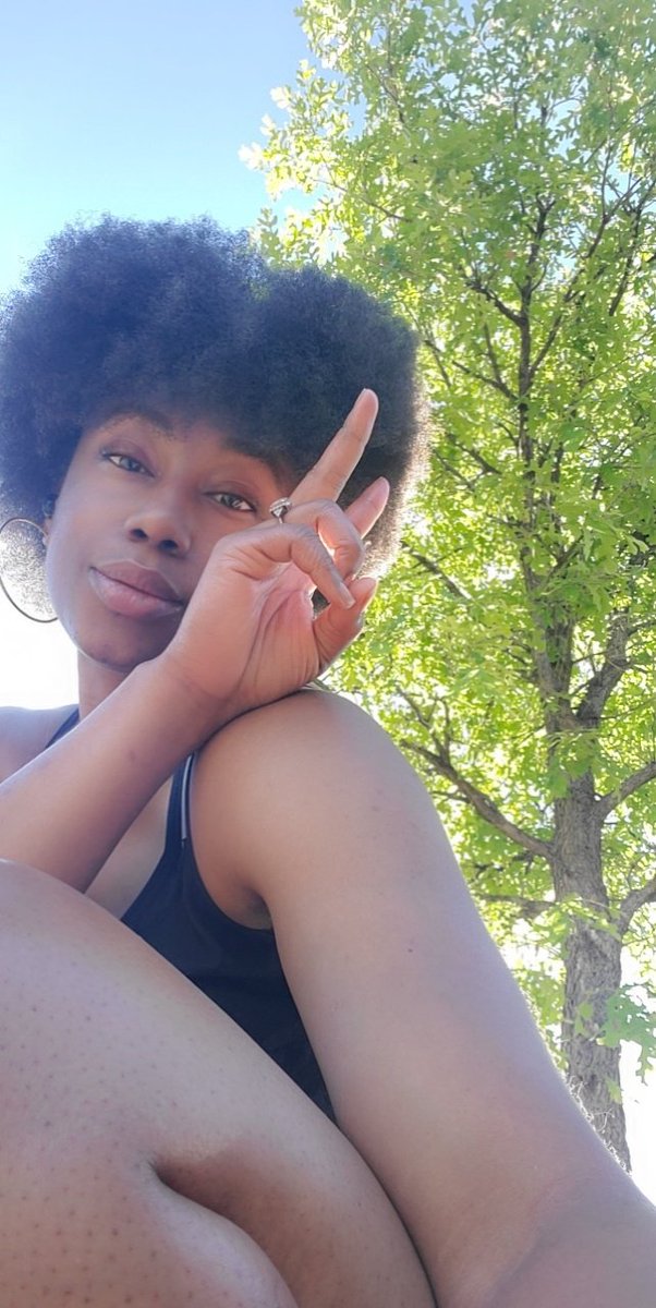 SimlyEv's tweet image. About Me: My name is Ev | A Sag born in 95 | I really rock a fro 80% of the year | Wife | Mother of 4, so far | Chef, Broker, Homeschooler + SAHM | West Coaster 🇺🇲