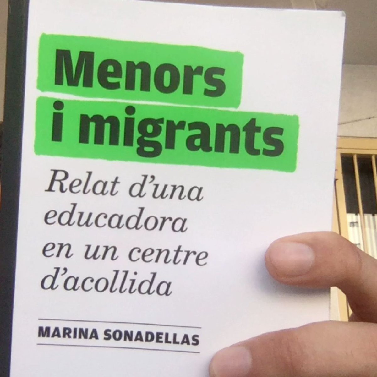 Aquest relat d'una educadora des d'un centre de menors migrants retrata molt bé les peripècies que han viscut els xavals migrants quan l'extrema dreta els criminalitzava i l'administració feia de les seues.

A més està escrit per una bona amiga. Llegiu!