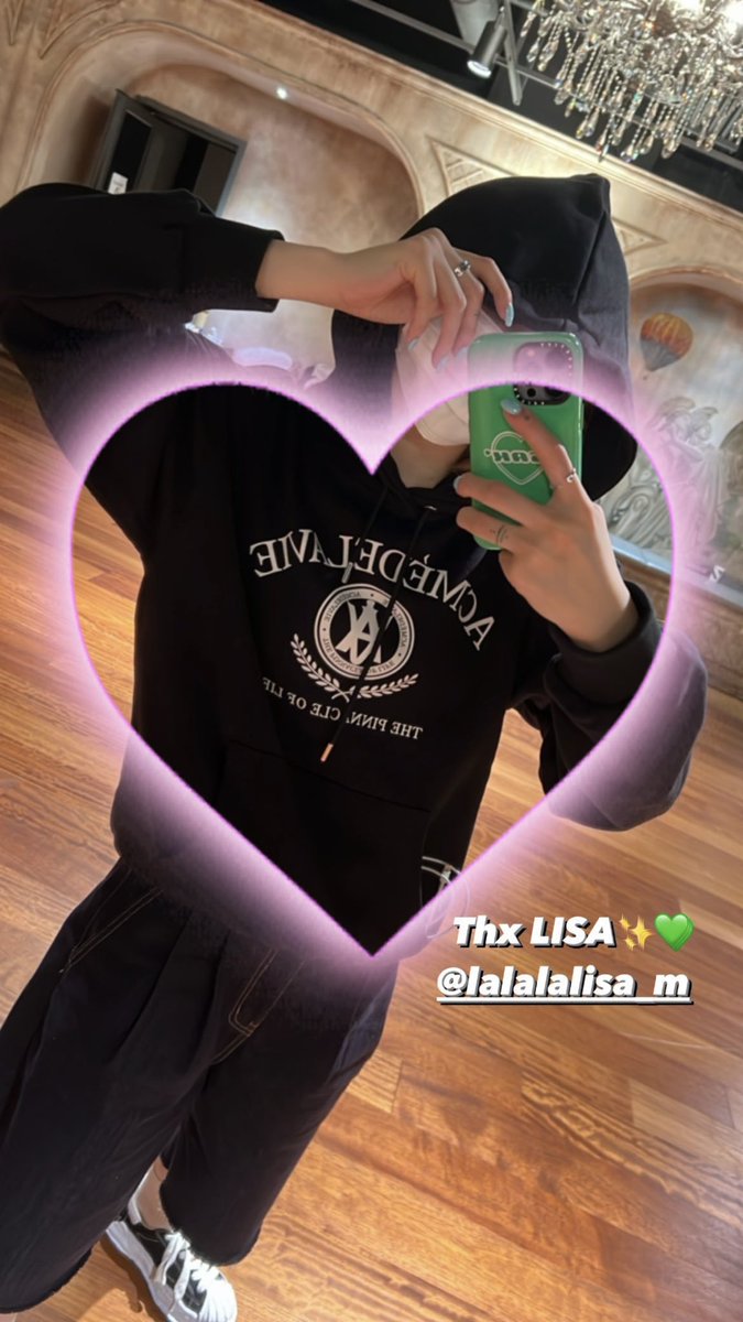 vousjay's tweet photo. แดนเซอร์ygx ลงสตอรี่ “Thx LISA ✨💚” สายเปย์มาแล้ววววว https://t.co/zQysQWxfoD