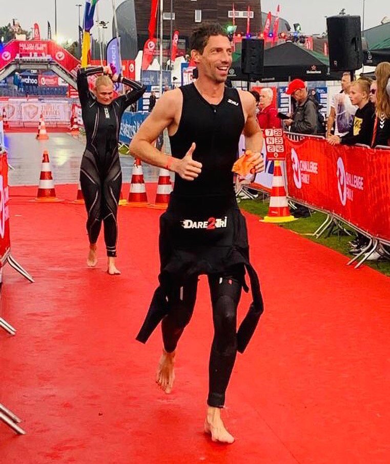 JeroenVanson's tweet photo. ‘You are a Challenger!’ Gisteren finishte ik bij de Almere Challenge mijn eerste halve Triathlon. 1.9 km zwemmen, 96 km fietsen en 21.1 km hardlopen. Geweldige ervaring en wat een mooie sport. Nu nagenieten😊 #challengealmere #triathlon https://t.co/K5V3nIOpw8