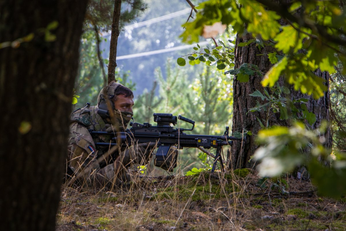 mnbg_lithuania's tweet photo. At #eFP BG 🇱🇹, we train not only to fight in open terrain, but also in densely wooded areas. The 🇳🇱 motorized #infantry then moves dismounted, always supported by their armored fighting vehicles Boxer.
#StrongerTogether #WeAreNato https://t.co/QgUaExJE4E