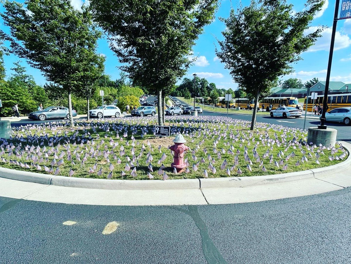RiversideLCPS's tweet photo. Patriot Day-September 11-in memory of September 11, 2001. Never Forget https://t.co/N9Bu1y2dNc