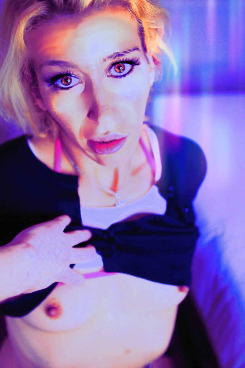 HCBeckyXXX's tweet photo. Hopin for a gropin'😈🙌🫦 https://t.co/ugHi6oQhqU