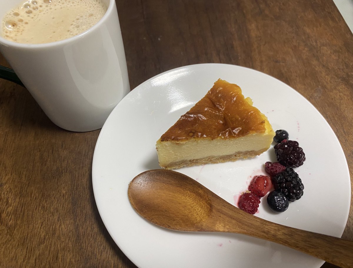 mrk_ttm's tweet photo. ベイクドチーズケーキ作った
天才かもしれん https://t.co/oPcZTXJJfj