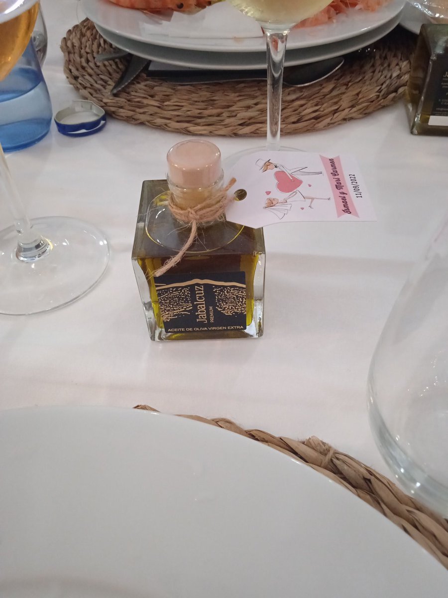 A los que seais de Jaén, mirar que recuerdo/regalo tan dpm hacen en <a href="/LaPandera_Aove/">AOVE Jabalcuz</a> para que lo deis de recuerdo en vuestros eventos de la BBC.