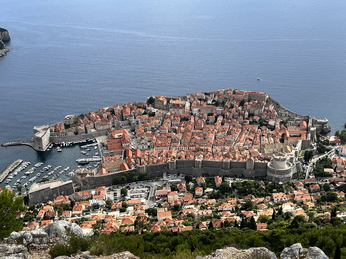 DanzMaverick's tweet photo. Just docked on king’s landing. #got #stark #lanister #targaryen #baratheon #vacation https://t.co/Nsx5QV0C0j