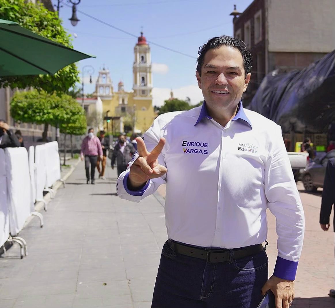 HctorGom's tweet photo. El #EDOMEX🇲🇽 necesita a un líder🦸🏻‍♂️ con experiencia y capacidad probada para salir adelante.

¡Este 2023 #PonteVargas🔥 con  @EnriqueVargasdV GOBERNADOR 🤩😎🥳! https://t.co/Uj8G88MS5p