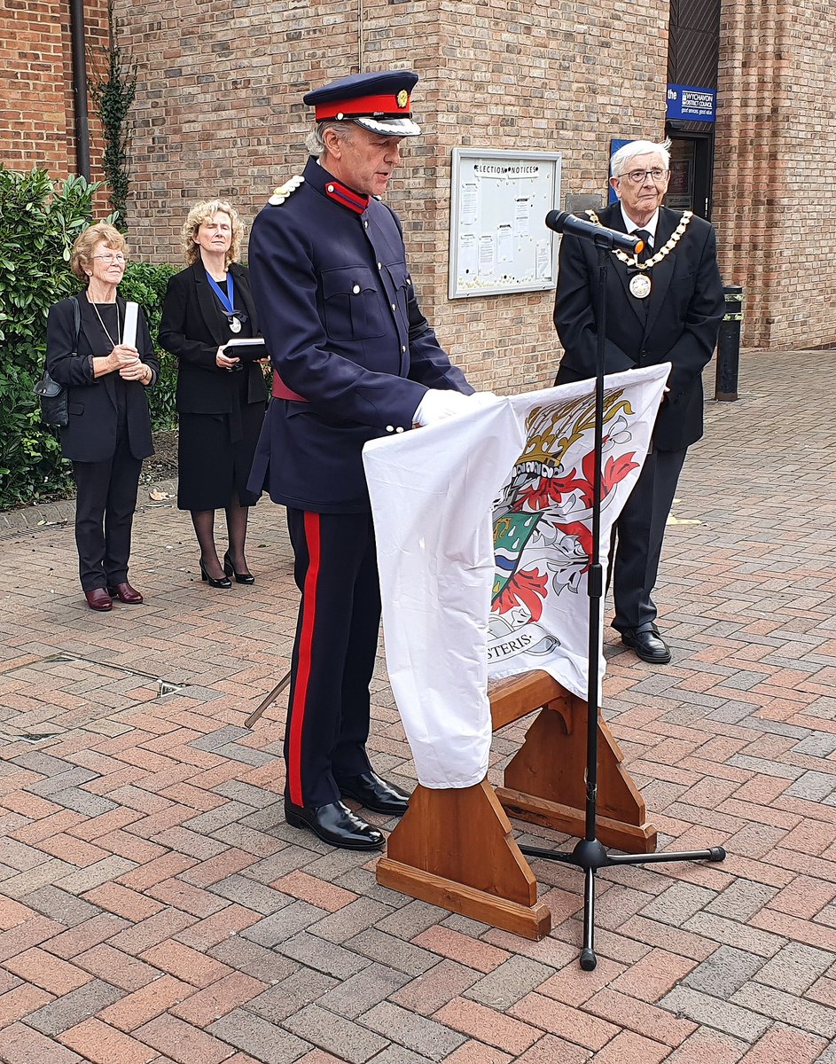 Wychavon's tweet photo. Wychavon Chairman Cllr Alex Sinton has officially proclaimed King Charles III our new monarch during a short ceremony at the Civic Centre in Pershore. https://t.co/VXl0fOTiDD