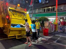 MelanolC's tweet photo. 臺灣經濟衰退隱憂仍在，美股收黑，投資人抱持觀望態度，臺股今以14557.86點開出，下跌超過110點，隨後跌幅擴大至超過200點，權值股臺積電挫低13元（新臺幣，下同），觸及476元。
揭秘主力陷阱⁉️這些妳一定要進來聽聽：https://t.co/3FG8xDgMuj #經濟 #股票 #投資 #股市 https://t.co/pr5k2CZdbV