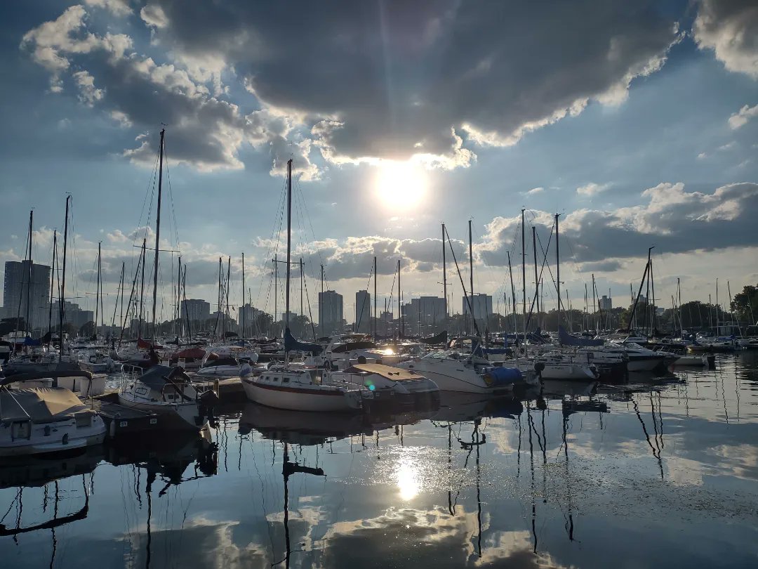 .<a href="/5Magazine/">5 Mag Dot Net</a> Endless Summer party yesterday evening at #MontroseHarbor 🎧🎛️ <a href="/DJGantMan/">The Notorious J.U.K.E • Jukeaveli</a> <a href="/czboogie/">Czarina Mirani</a>