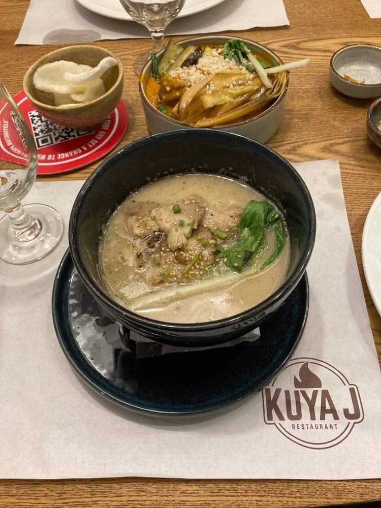 jhenpulumbarit's tweet photo. Bida Pork Mamen, Kuya J,
SM Light, September 10, 2022 https://t.co/tmiU8ZXlUp