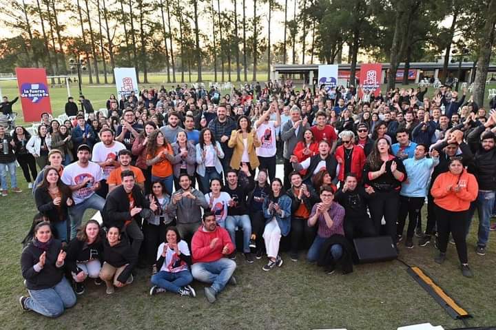 #SunchalesPresente
#SocialismoSunchales
#LaFuerzaDeLasJuventudes
Juventud Socialista de Sunchales presente en un gran encuentro de Juventudes Socialistas  con compañeras y compañeros de toda la provincia.
 Junto a <a href="/ClaraGarcia_SF/">Clara García🌹</a> <a href="/pabloapinotti/">Pablo A Pinotti 🇦🇷</a> <a href="/andreochat/">Andrea Ochat</a> <a href="/juano_astor/">Juano Astor</a>