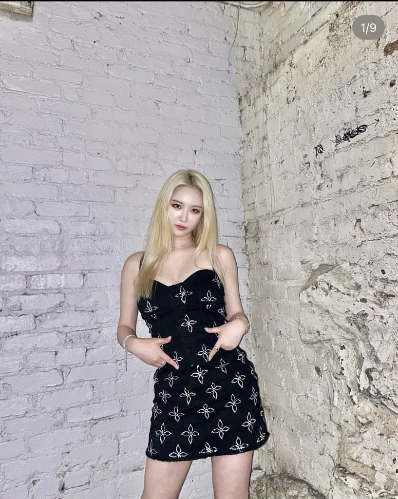 oofyujeong's tweet photo. Happiest Birthday to the love of my life!! @nyong2ya 🎉🥳 

#브레이브걸스 #BraveGirls #민영 #MINYOUNG
#HAPPY_MINYOUNG_DAY https://t.co/qgPGKbb3cy
