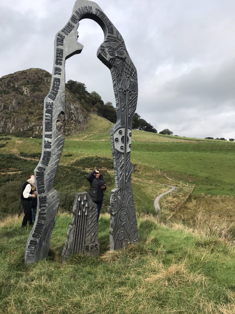 mary_markssngr's tweet photo. Loudon Hill Richard the Bruce monument #highlanderfling #hangovertour https://t.co/vTJPfZikaw