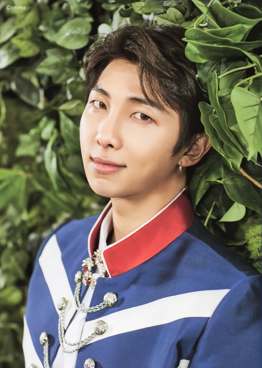 bucinborahae_'s tweet image. Happy birthday uriiii leader namjooniee🥰🥰🥰🥰 good bless for u bby🎉🎉🎉🎉🎉